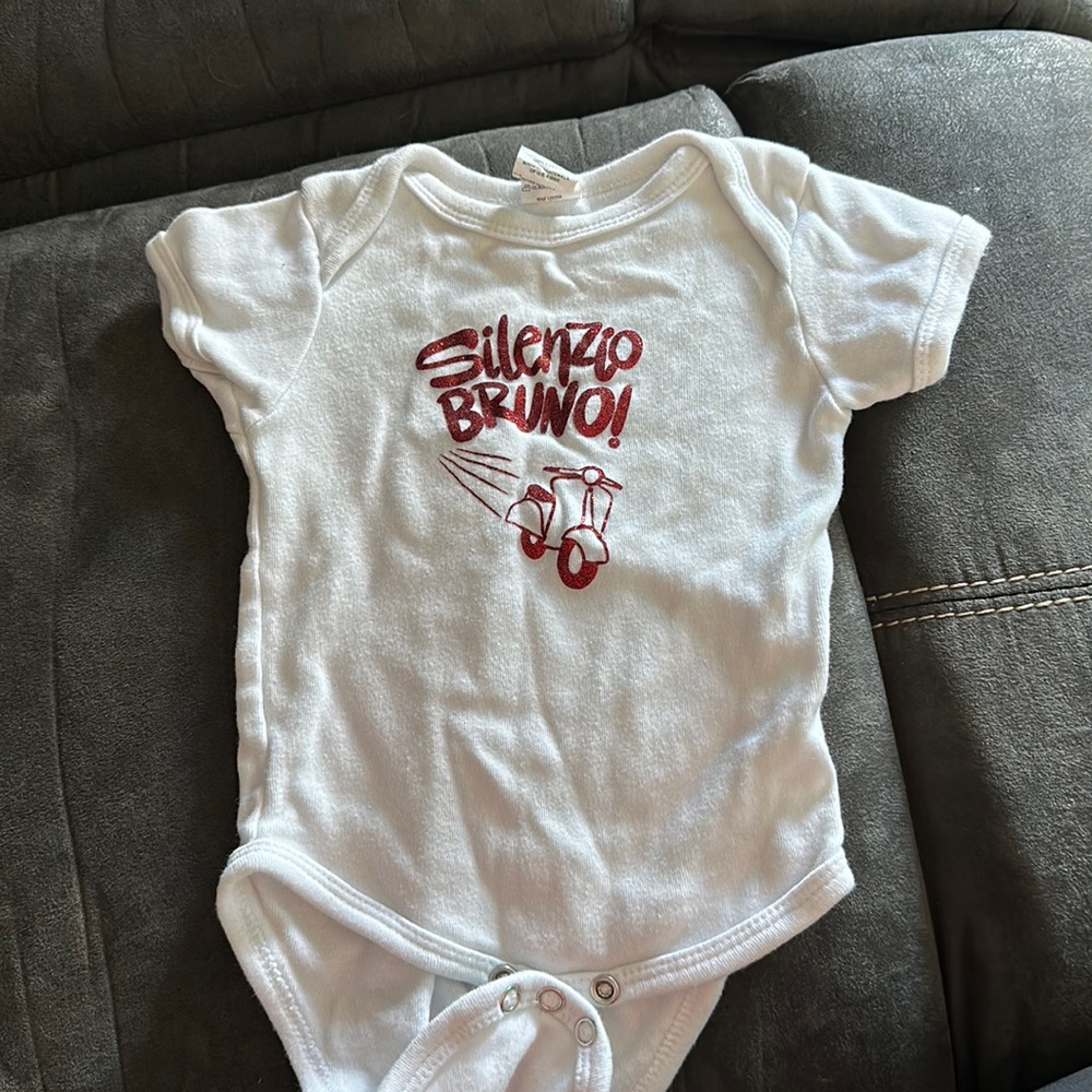 Luca onsie